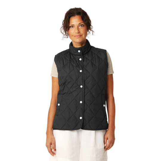 Short Quilt Vest by Ilse Jacobsen